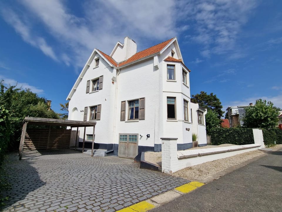 Property building, Parking