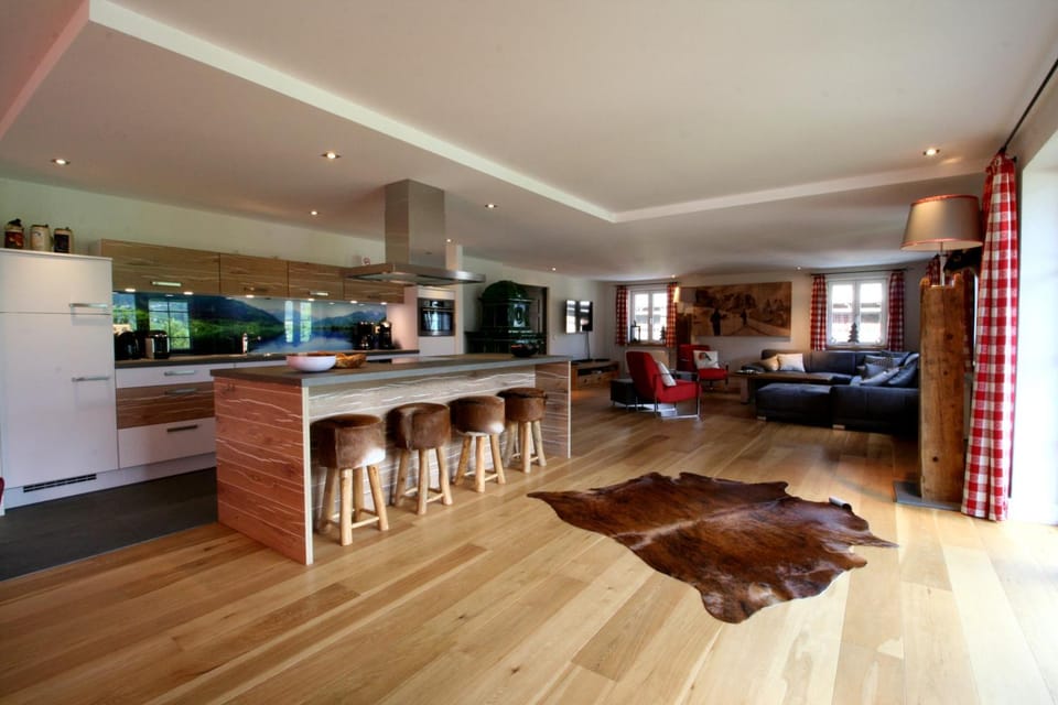 Kitchen or kitchenette, Living room