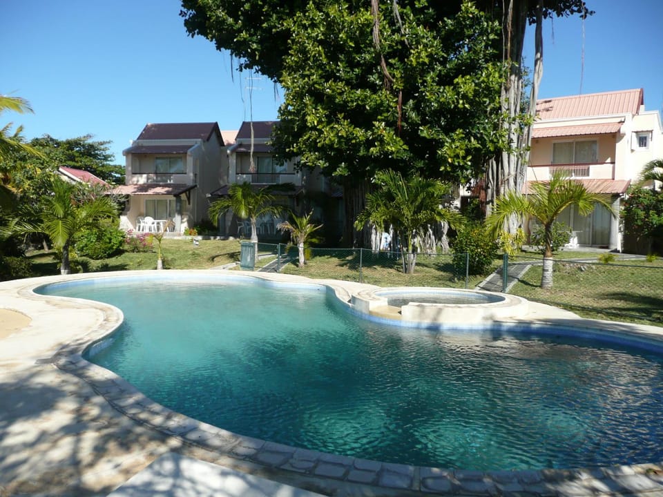 Garden, Swimming pool, Swimming pool