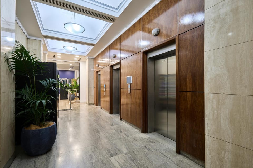 Lobby or reception, elevator