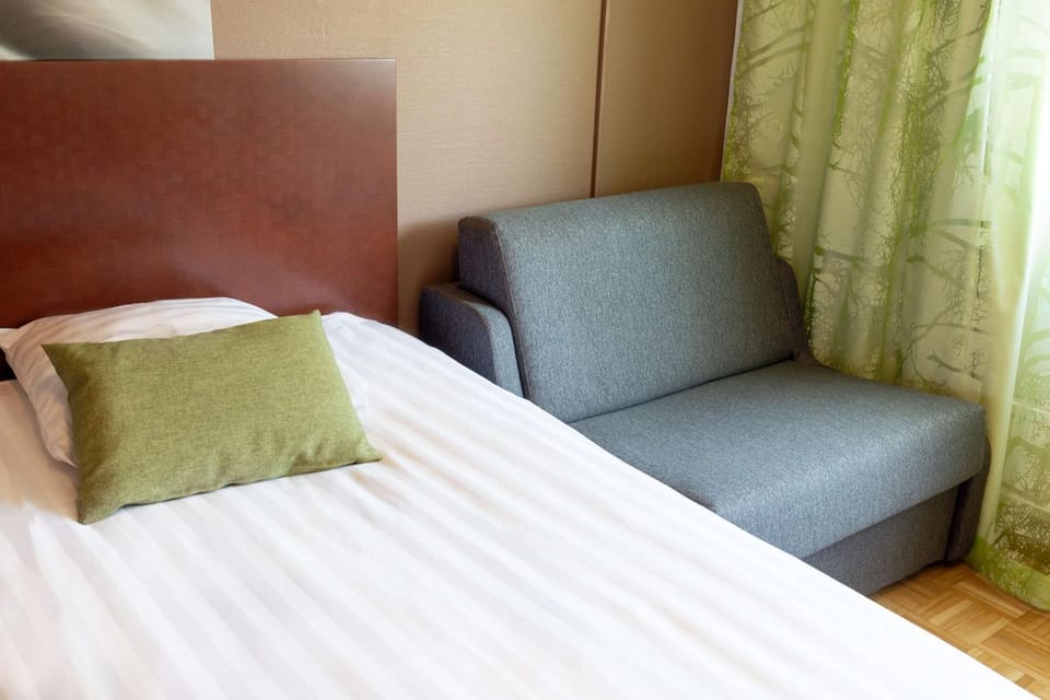 Photo of the whole room, Bedroom, On site