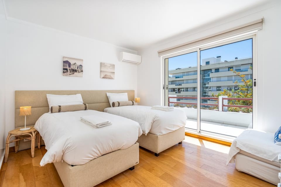 Marina Vilamoura Triplex Apartment in Quarteira