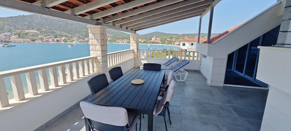 Balcony/Terrace, Seating area, Sea view, internet, sunbed