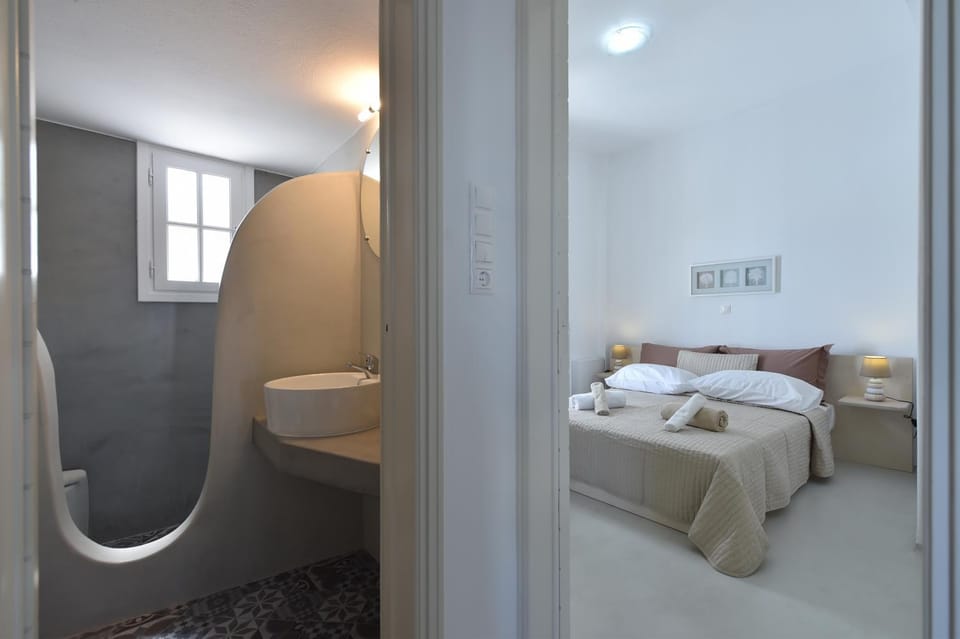 Bathroom, Bedroom