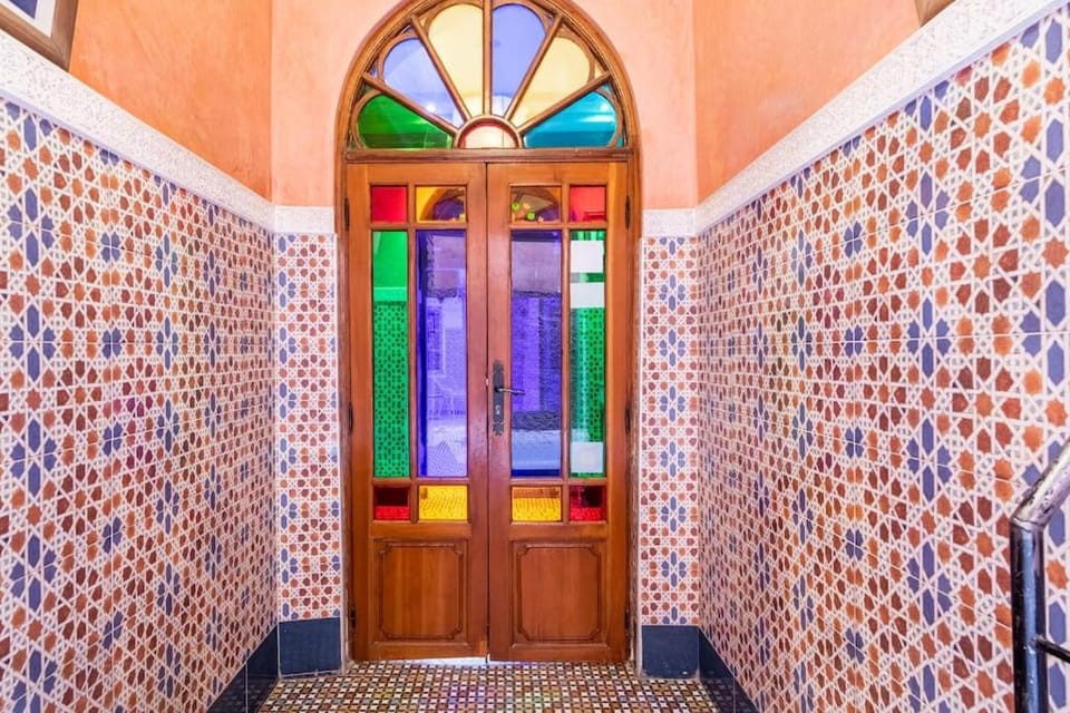 Facade/entrance, Internal: Not applicable to any particular room
