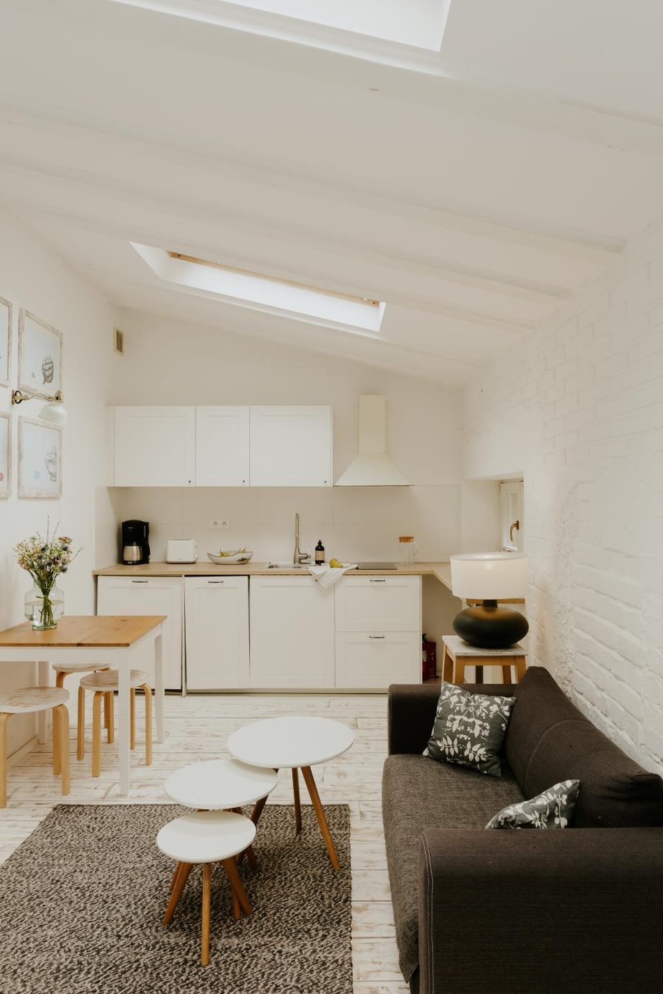 Kitchen or kitchenette, Living room, Dining area