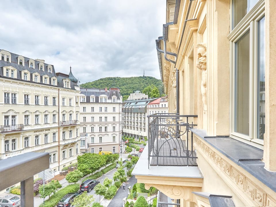 View (from property/room), Balcony/Terrace, City view, Street view