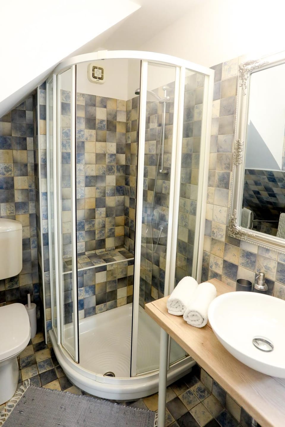 Shower, Toilet, Bathroom