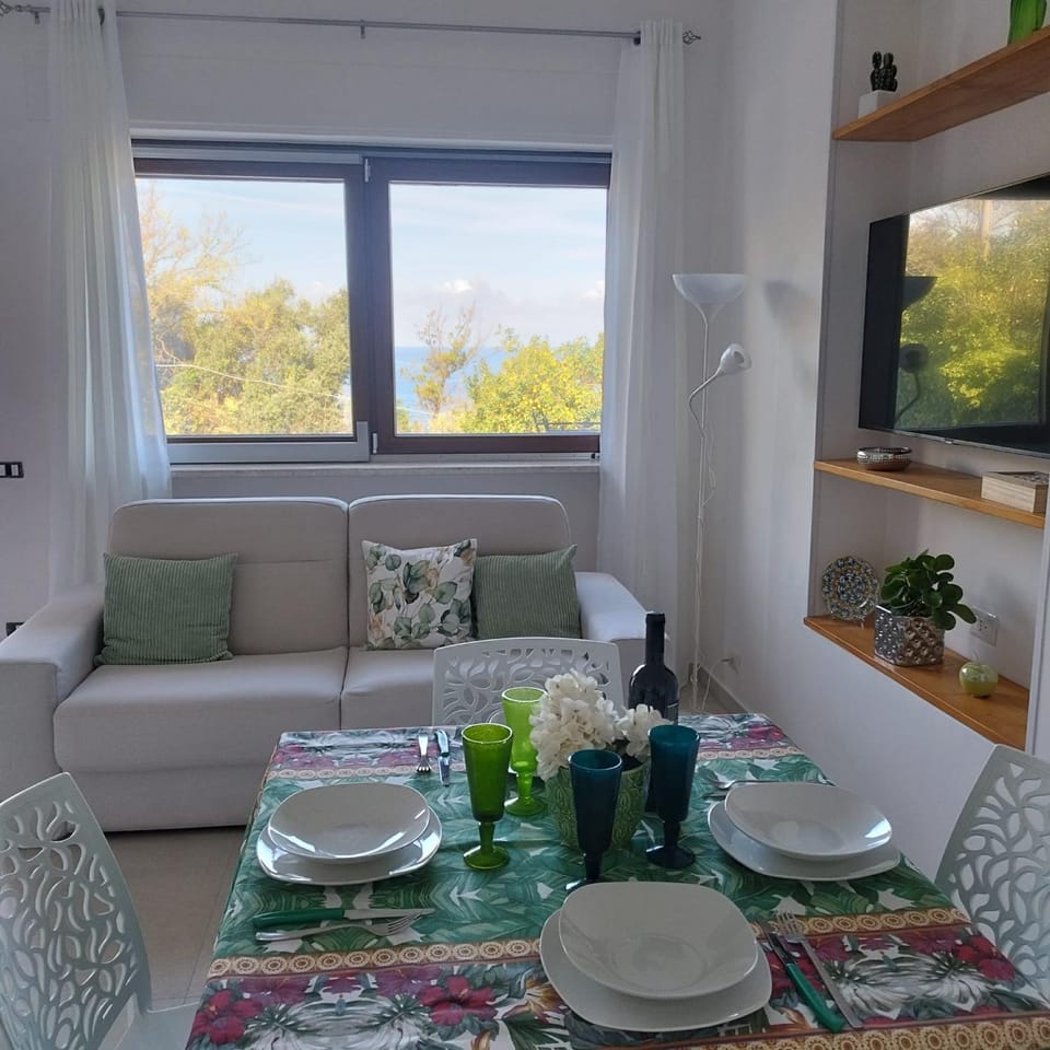 View (from property/room), Photo of the whole room, Dining area