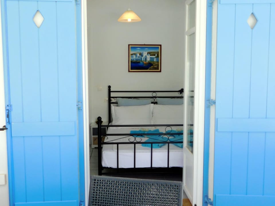 Thalia Apartment Country House in Paros, Greece
