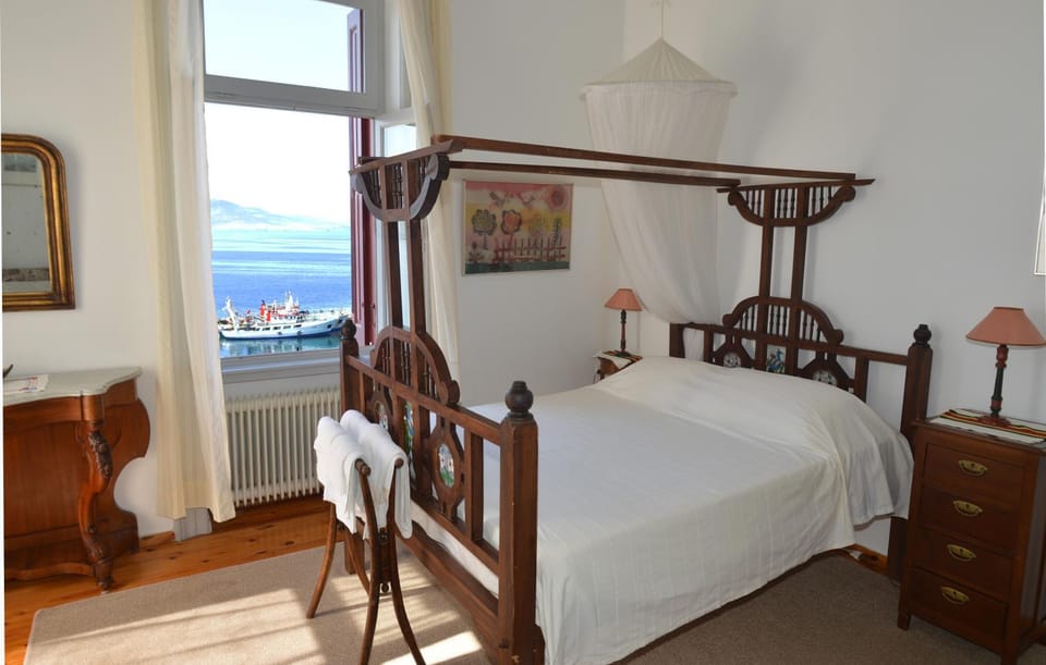 Bed, Bedroom, Sea view