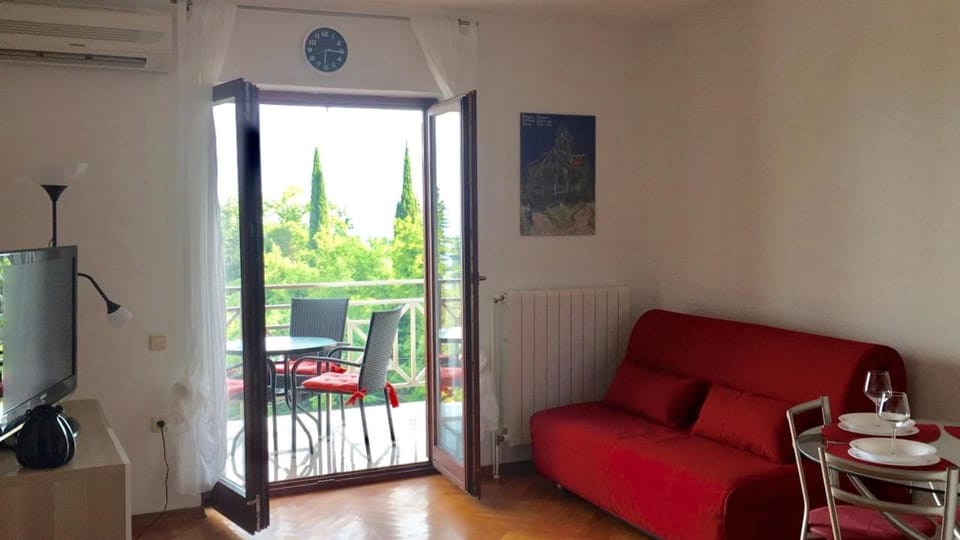 Apartment Lapov, beautiful view, private free parking Apartment in Primorje-Gorski Kotar County