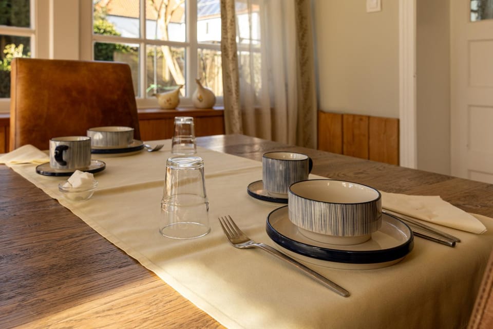 Living room, Seating area, Dining area, Breakfast, Internal: Not applicable to any particular room