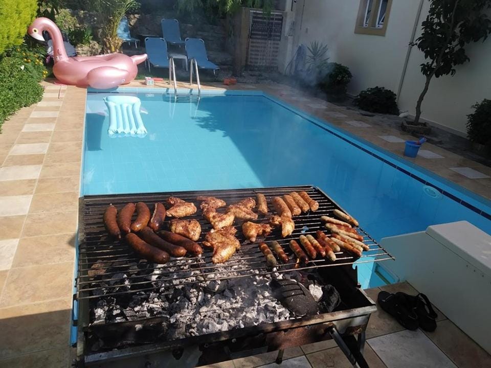 Swimming pool, Swimming pool
