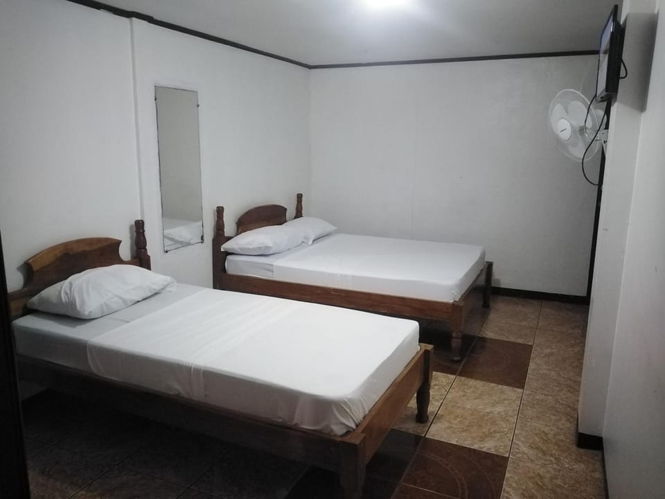Hostel Orozco - Costa Rica Bed and Breakfast in Alajuela Province