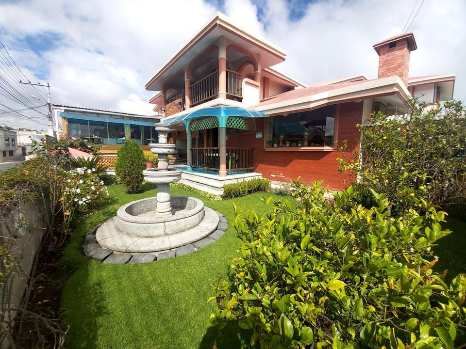 Property building, Facade/entrance, Garden