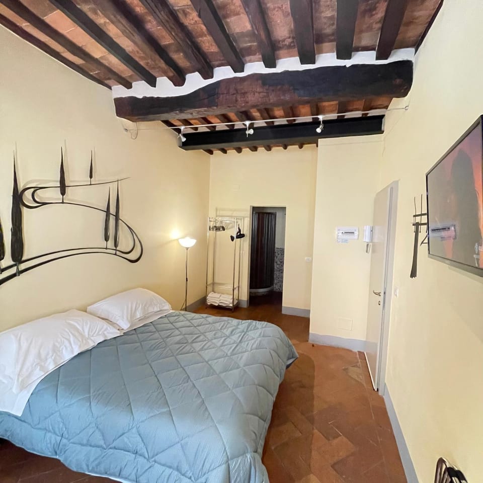 TV and multimedia, Photo of the whole room, Bedroom