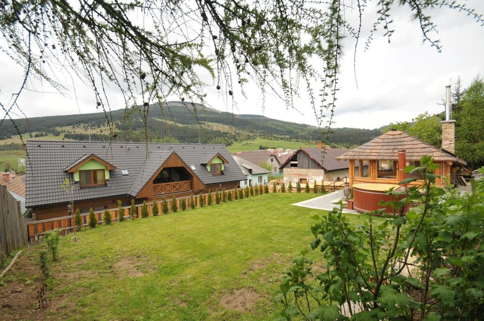 Off site, Garden