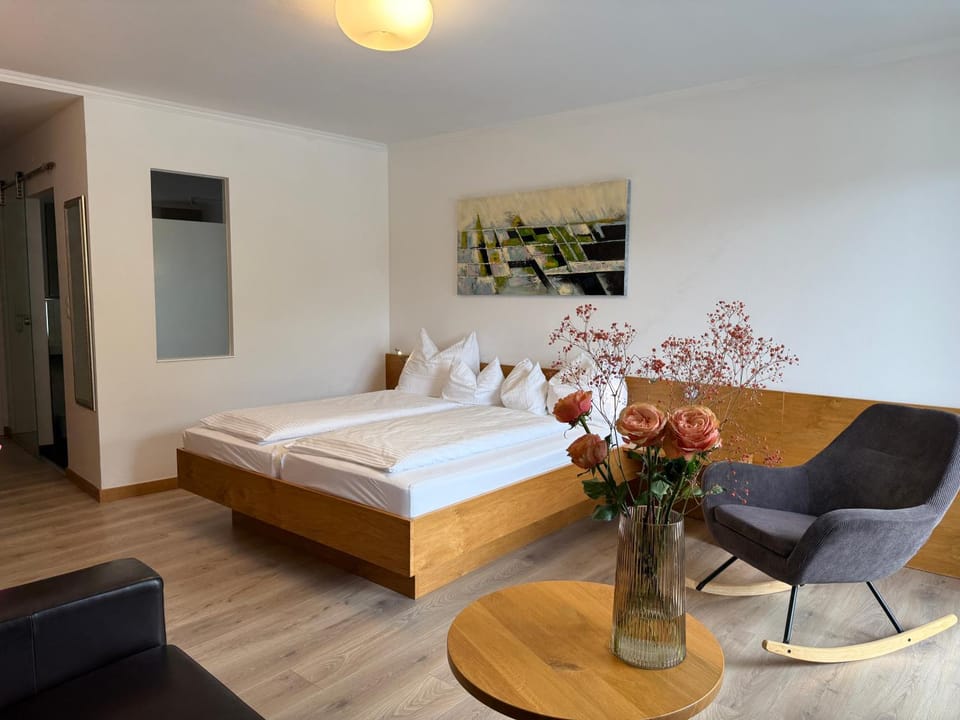 Bed, Photo of the whole room, Bedroom, Lake view, Mountain view