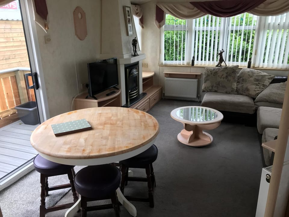 California Inn Hotel in Wales