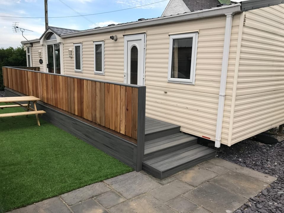 California Inn Hotel in Wales