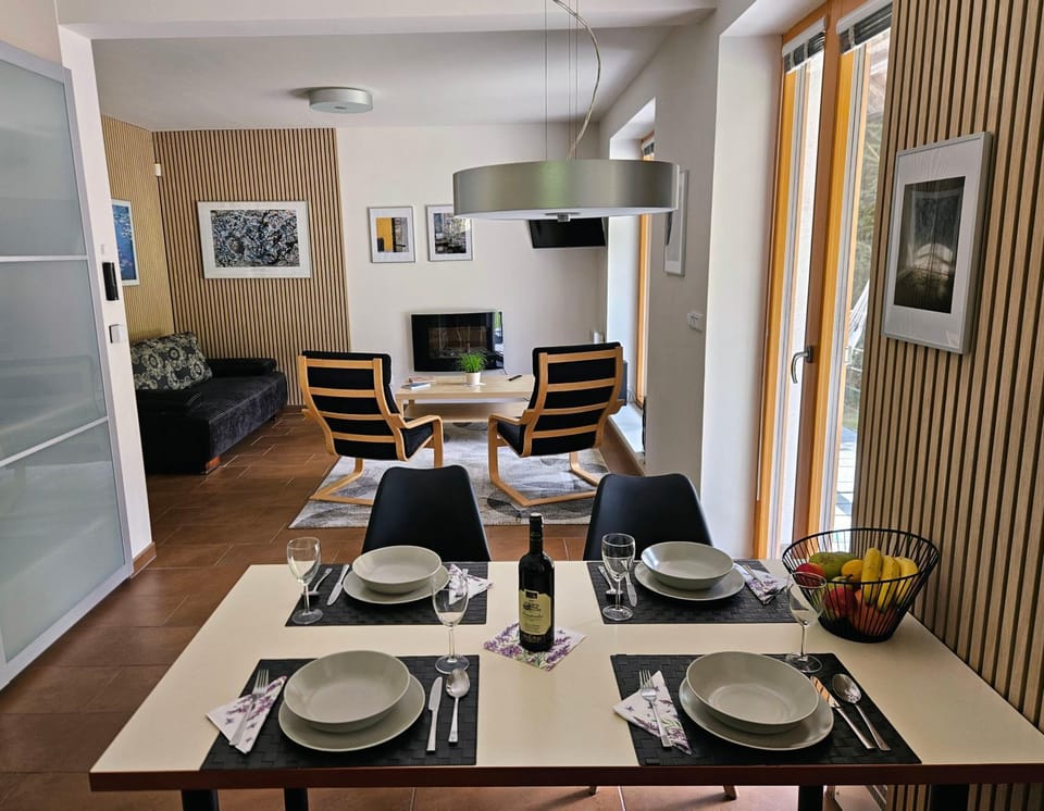 Dining area, Breakfast