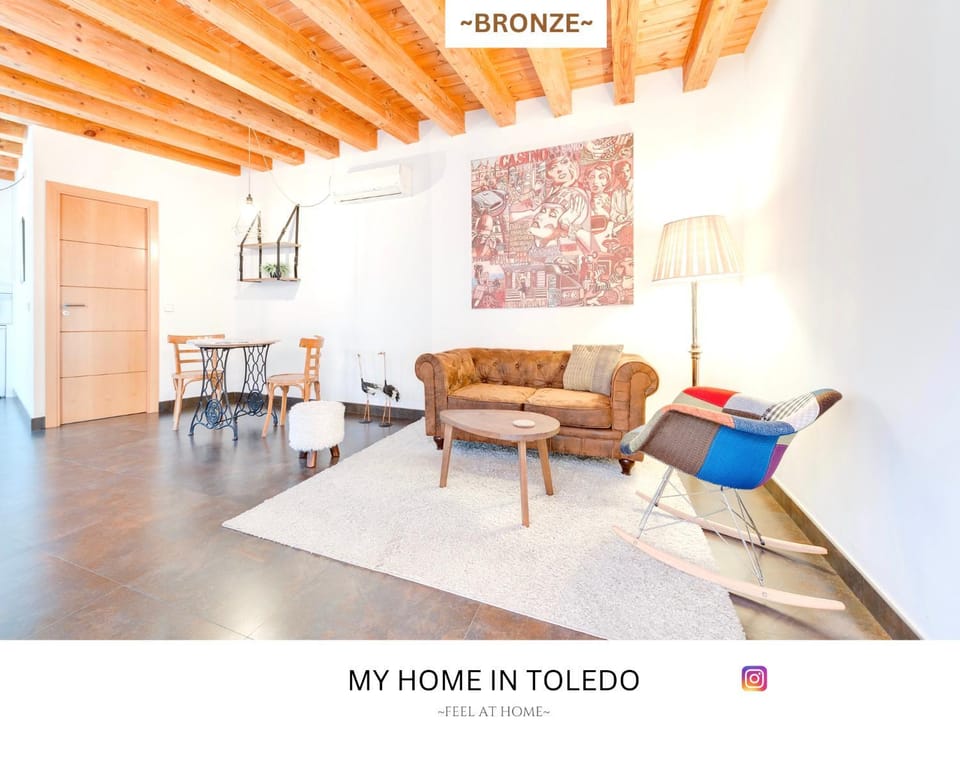 -BRONZE- by myhomeintoledo Apartment in Toledo