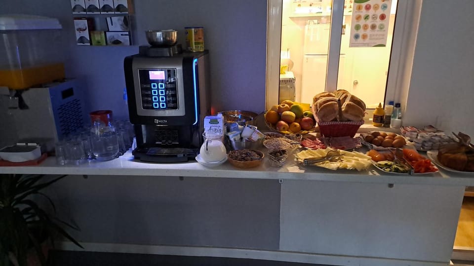 Breakfast, Buffet breakfast