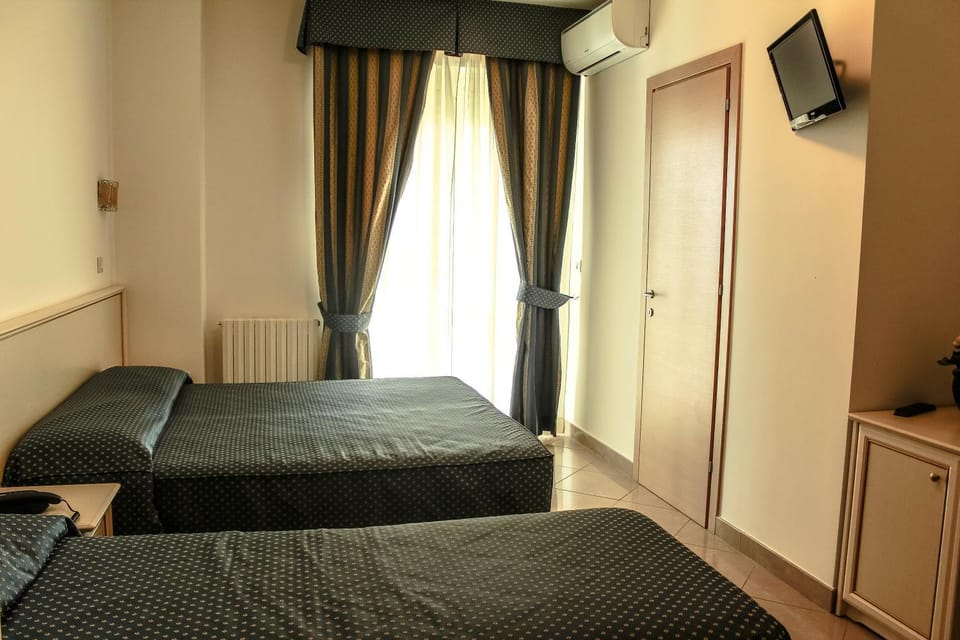 Day, Photo of the whole room