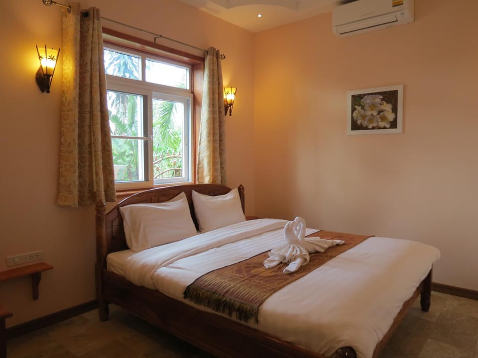 Property building, Photo of the whole room, Bedroom