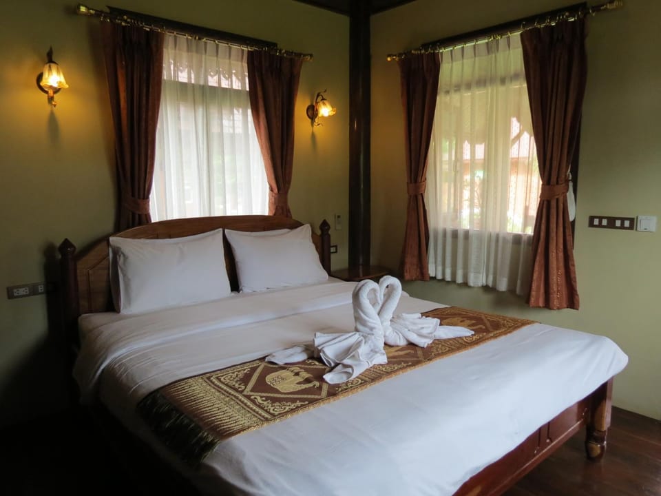 Property building, Photo of the whole room, Bedroom