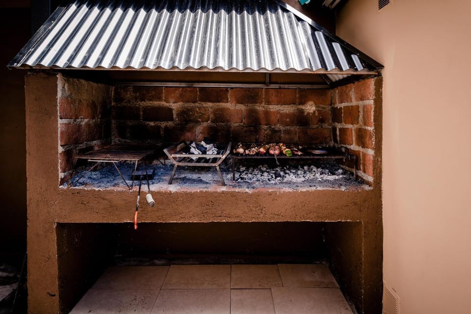 BBQ facilities, BBQ facilities, BBQ facilities