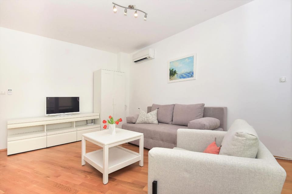Sunshine Apartment Apartment in Makarska