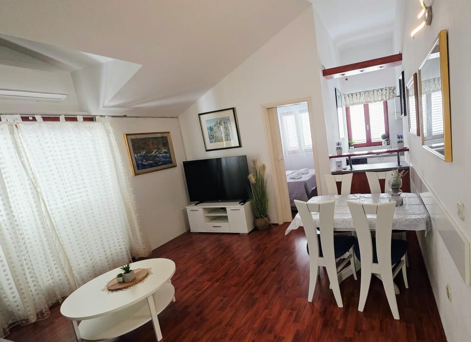 Apartman Beus-five min form the beach Apartment in Makarska