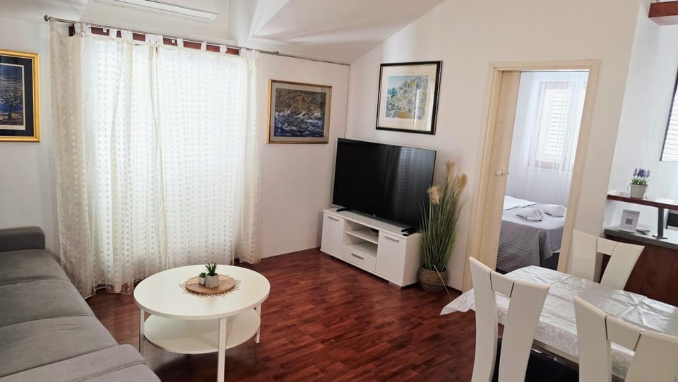 Apartman Beus-five min form the beach Apartment in Makarska