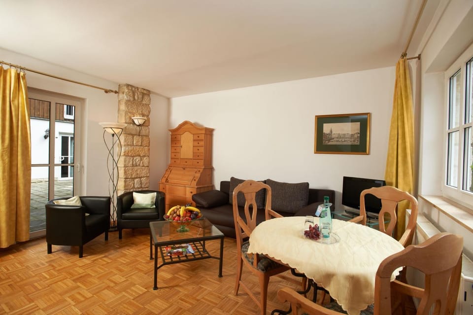 Living room, Photo of the whole room
