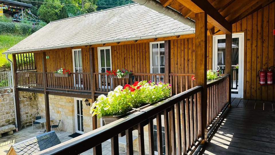 Property building, Balcony/Terrace, Inner courtyard view