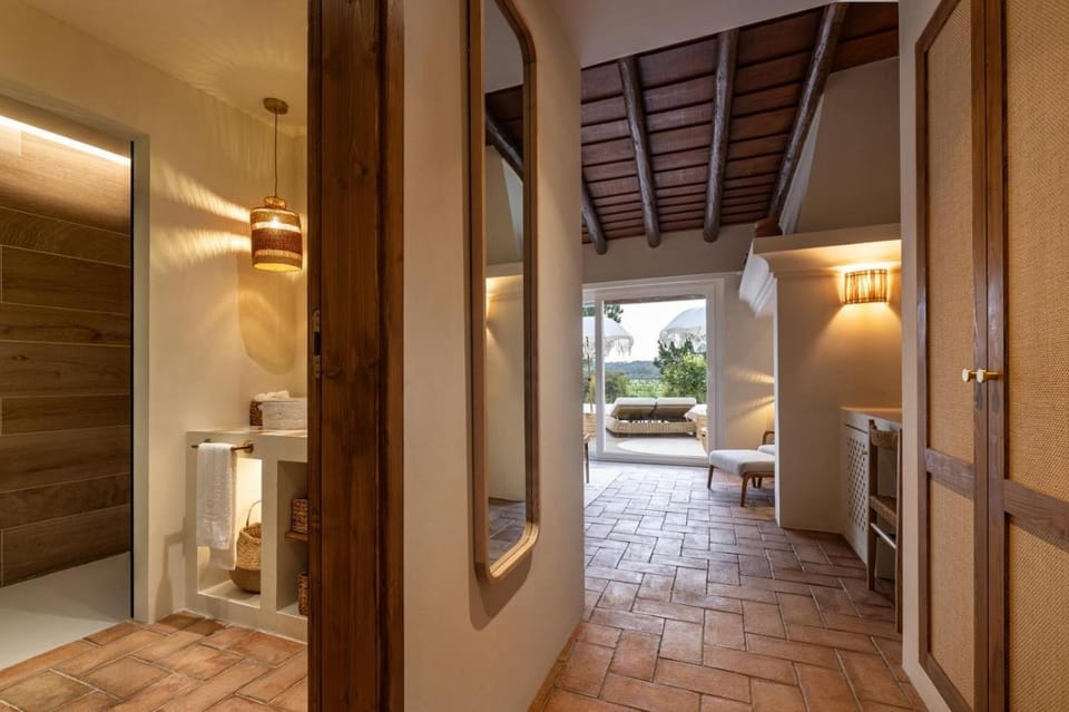Herdade do Sobroso Wine Hotel & Villas - Small Luxury Hotels of the World Bed and Breakfast in Évora District, Portugal