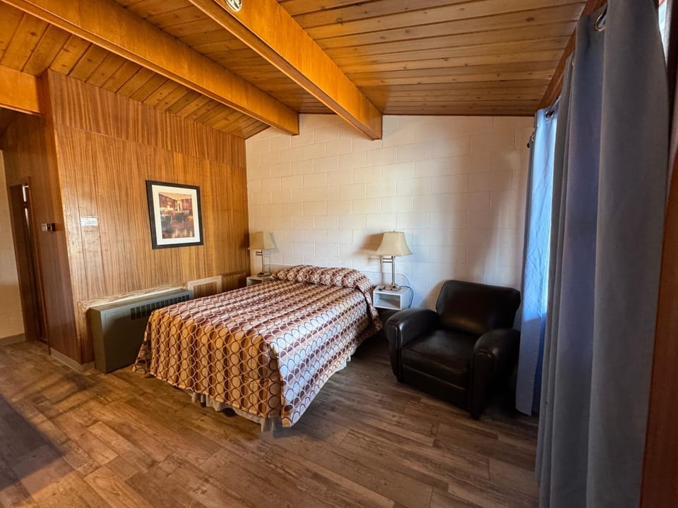 Ace Crown Motel Motel in Medicine Hat