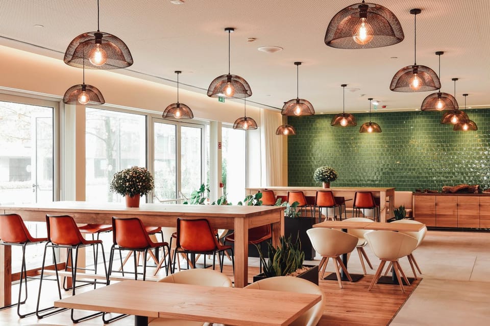 Restaurant/places to eat, Meals