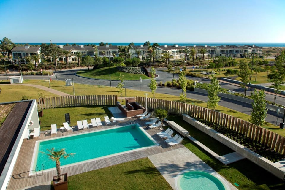 Swimming pool, Swimming pool