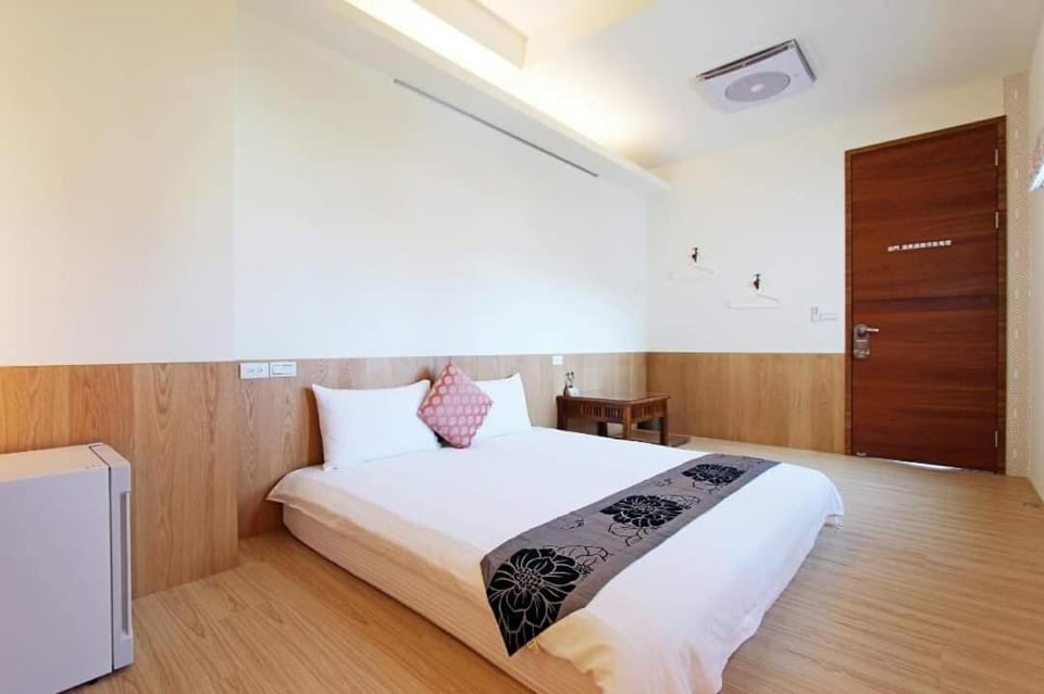 開心居-正市中心電梯民宿-步行東大夜市5分鐘 Vacation rental in Taiwan, Province of China