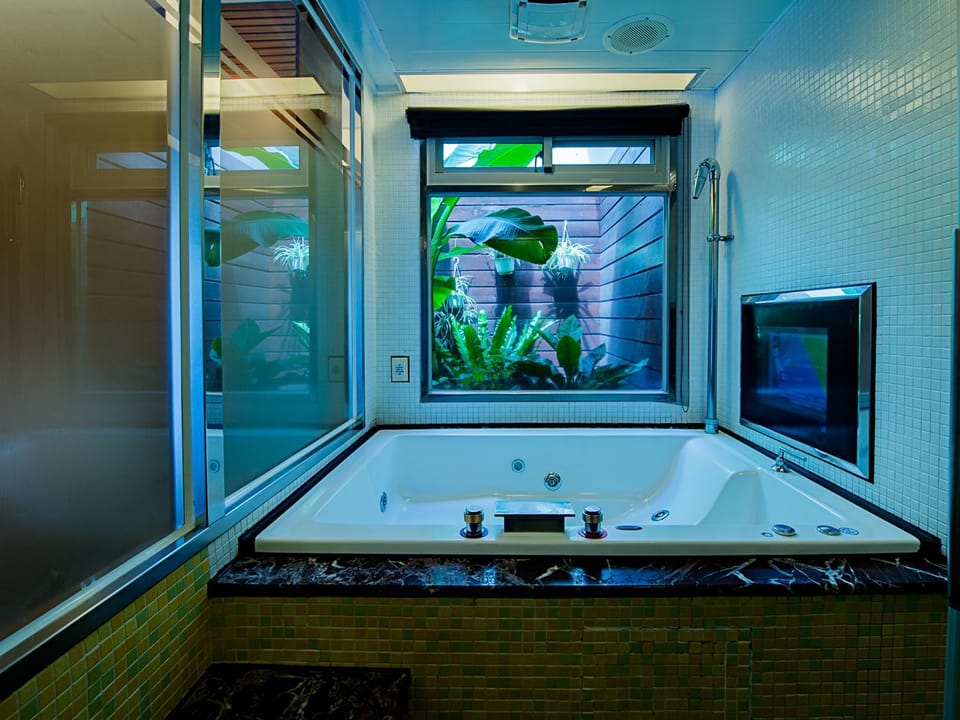 Bathroom, Bath