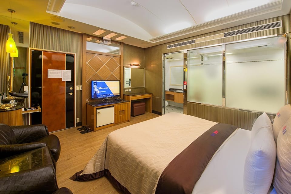 Photo of the whole room, Decorative detail, Bedroom