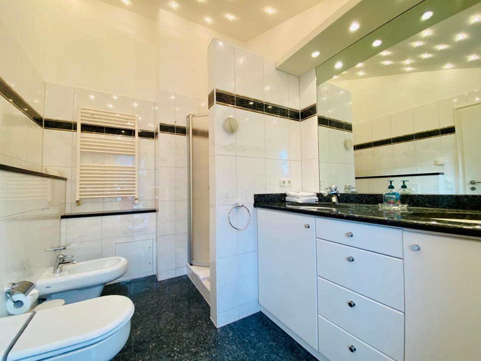 Shower, Toilet, Bathroom