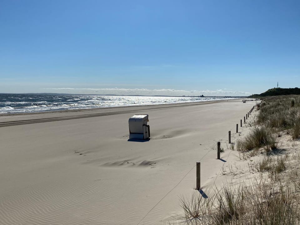 Neighbourhood, Beach