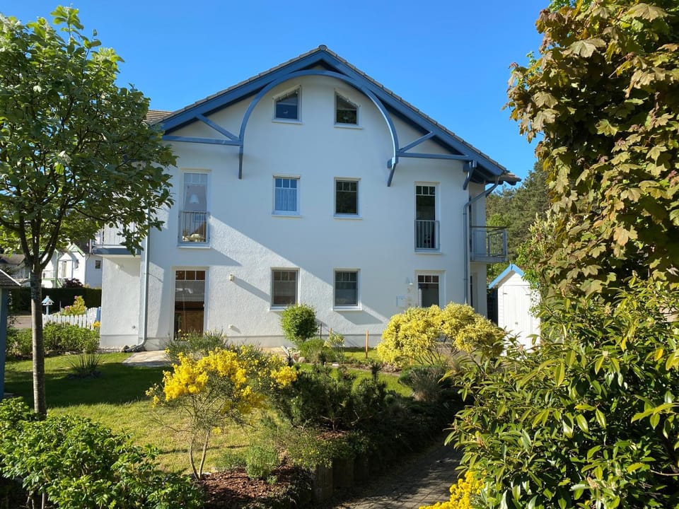 Facade/entrance, Garden, Garden view