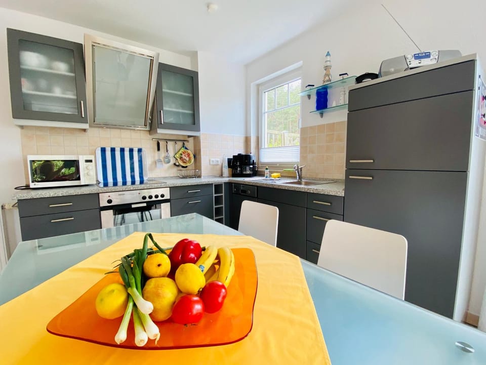 Coffee/tea facilities, Kitchen or kitchenette, Dining area, minibar, oven, pet friendly, stove