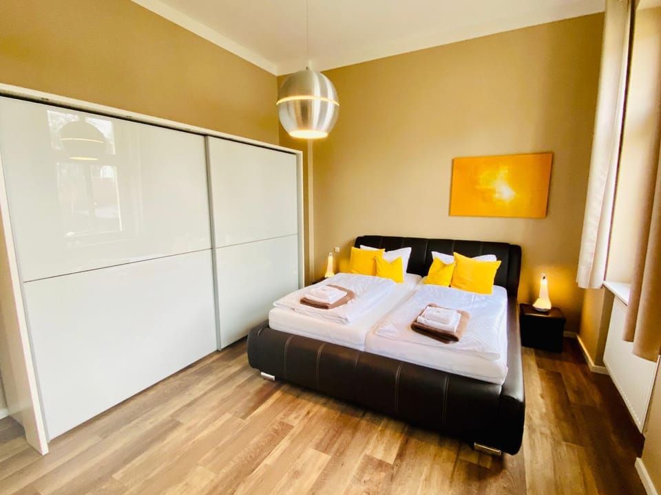 Bed, Photo of the whole room, Bedroom, wardrobe