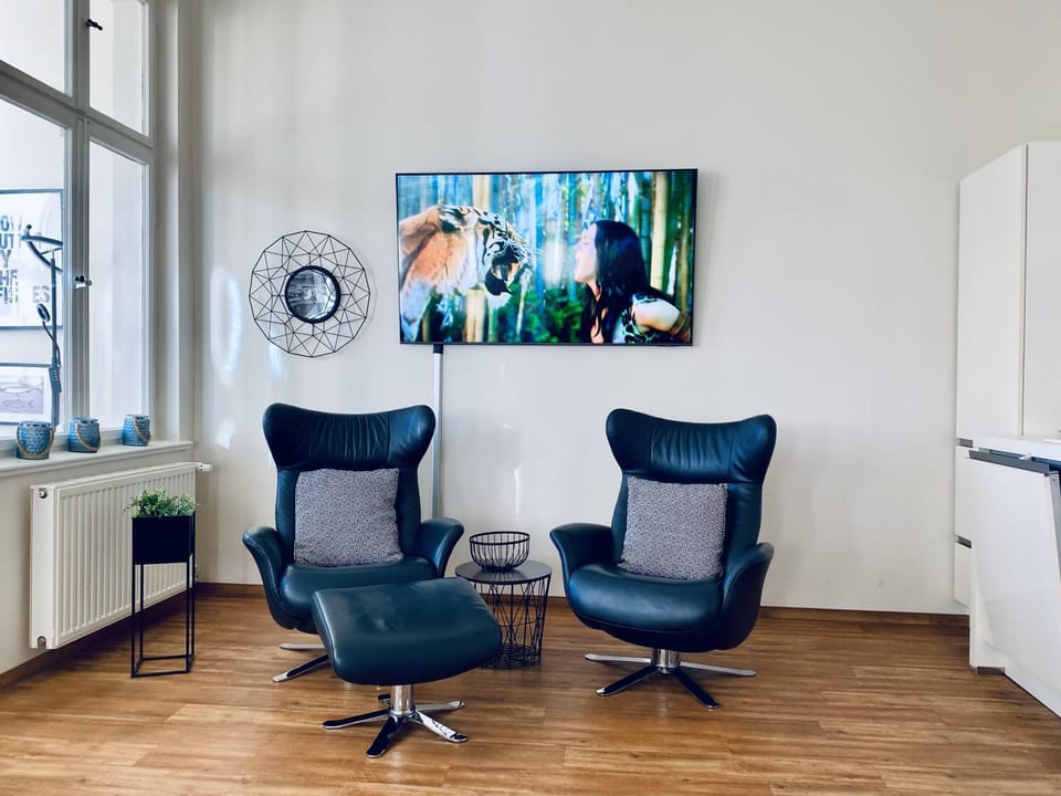 TV and multimedia, Living room, Seating area, kitchen